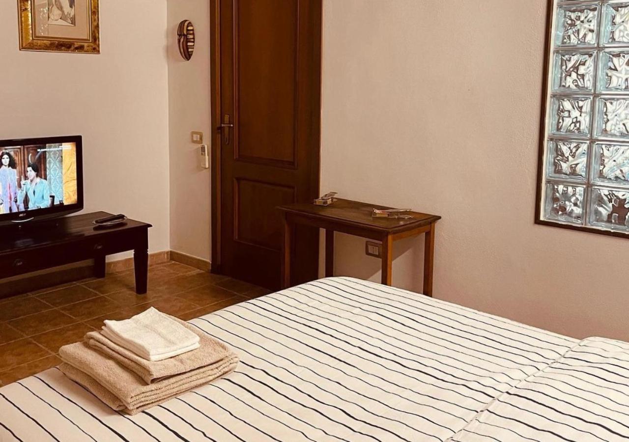 Fontana Suite Iglesias Luaran gambar